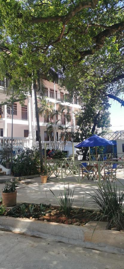 Posada De La Luna Asuncion Exterior photo