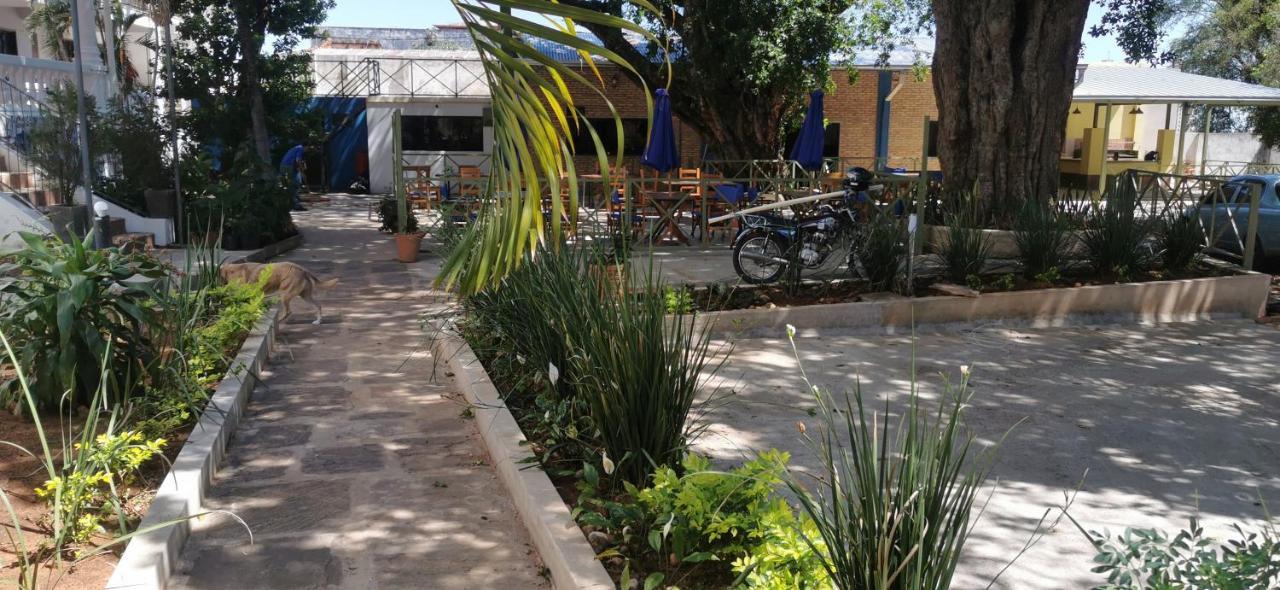 Posada De La Luna Asuncion Exterior photo